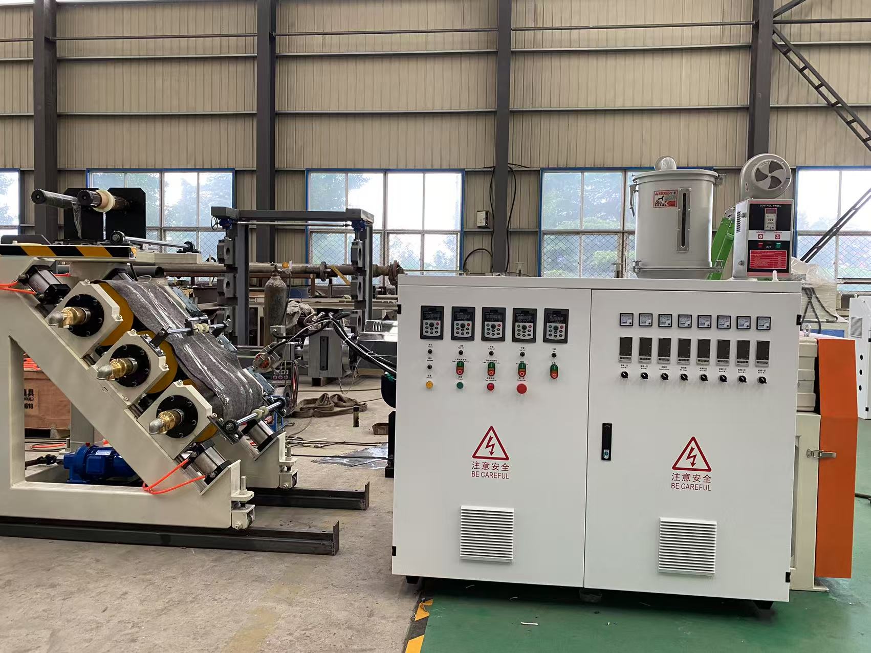 QINGDAO EASTSTAR จัดส่งสายการผลิต TPE Waterstop ขั้นสูงไปยังอินเดีย