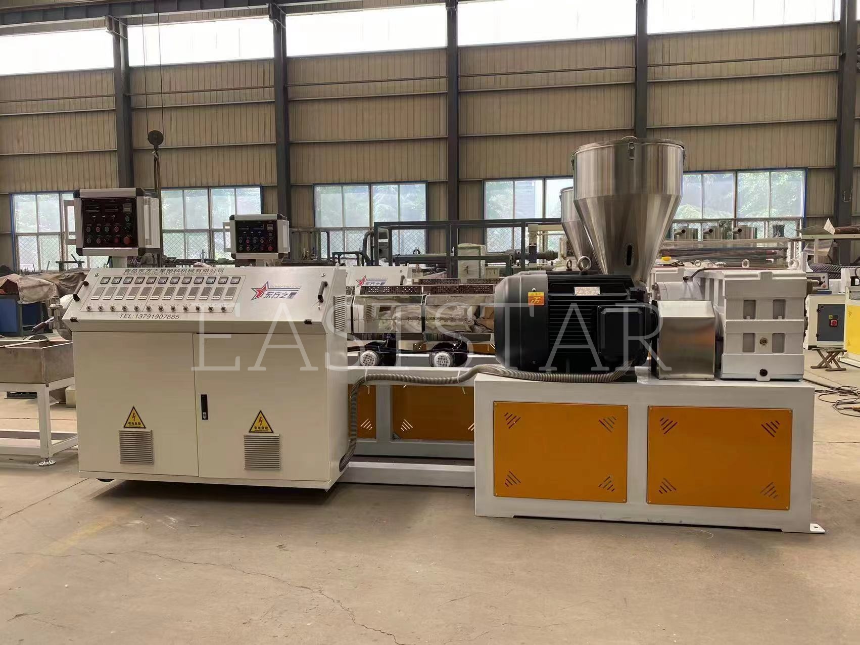 ทีมงานด้านเทคนิคของเรากำลังดำเนินการประกอบเครื่องบดย่อยแบบสกรูคู่ขนาน TSSK65 สำหรับลูกค้าชาวอาหรับของเราอย่างแม่นยำ