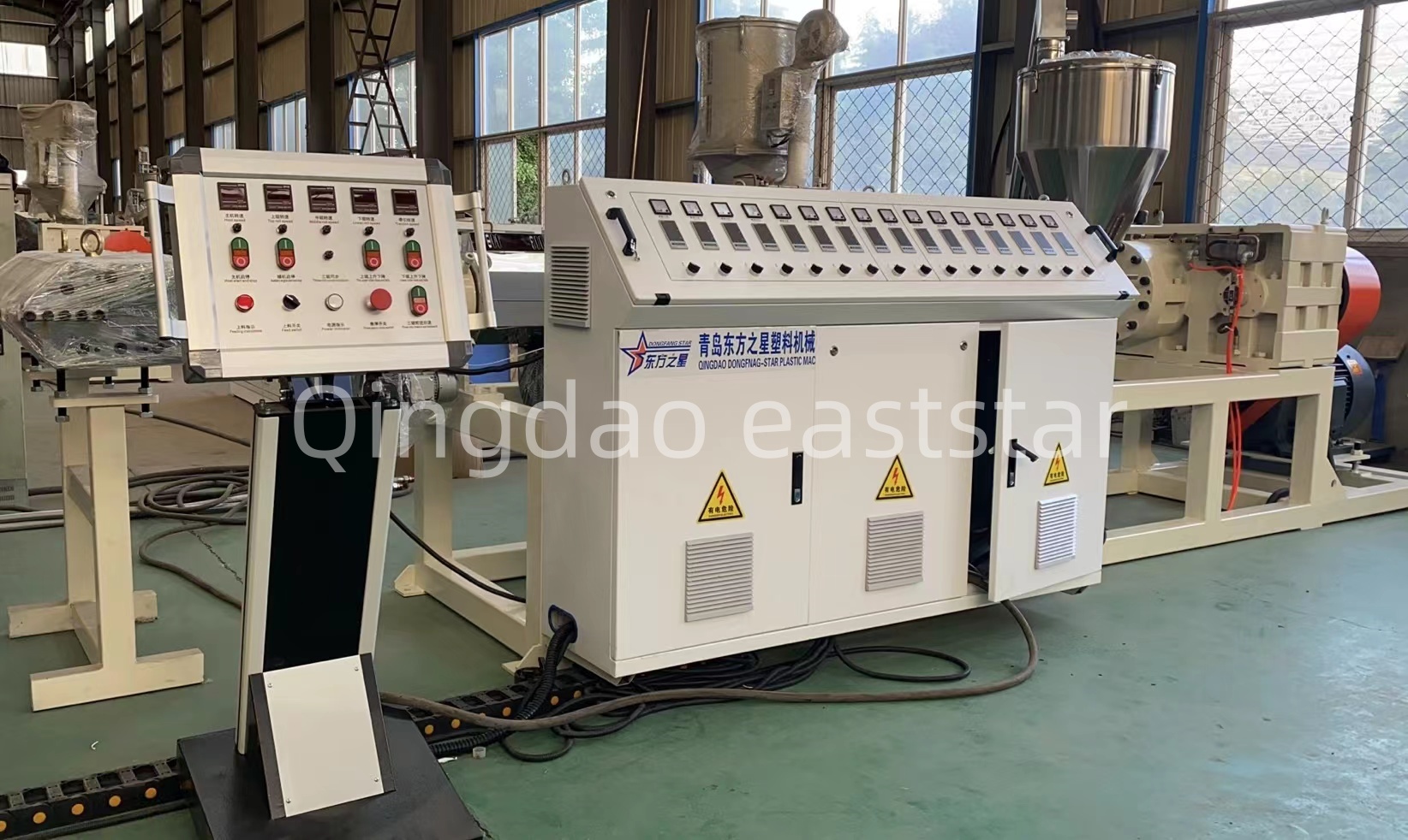 สายการผลิตแผ่นระบายน้ำ PE แบบมืออาชีพรับประกันคุณภาพของระบบระบายน้ำในอาคารได้อย่างไร