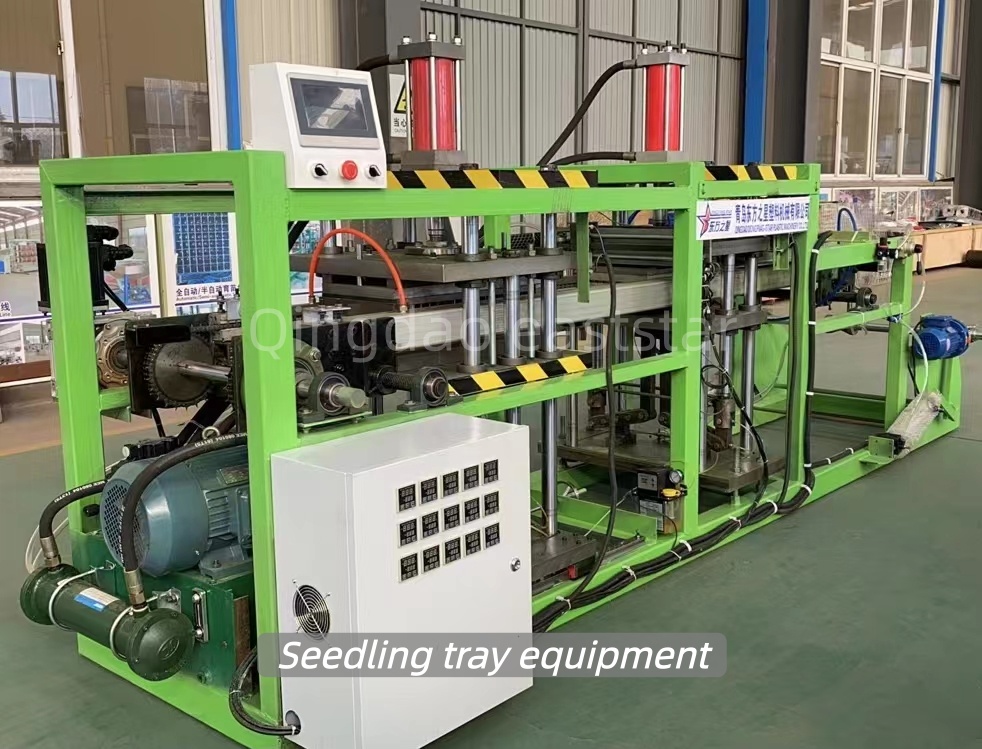 ลูกค้าชาวอินเดียเยี่ยมชมถาดเพาะกล้าและอุปกรณ์ควบคุมราก เพื่อหารือเกี่ยวกับโซลูชันการปลูกพืชทางการเกษตรสมัยใหม่